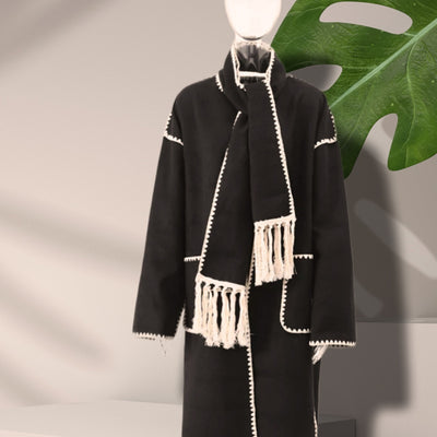 Abrigo Largo de Lana para Mujer con Detalles de Encaje y Borlas - Image 12