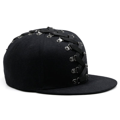 Gorra Punk Hip Hop con Visera Plana y Cinturón Tejido Remachado Unisex - Image 15