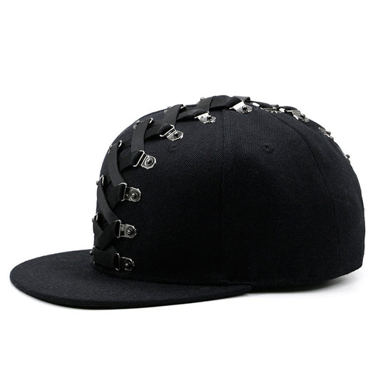 Gorra Punk Hip Hop con Visera Plana y Cinturón Tejido Remachado Unisex - Image 21