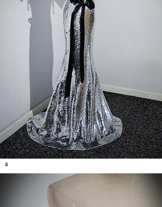 Vestido de Noche Elegante con Hombros Descubiertos y Lentejuelas Plateadas - Image 26