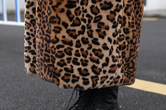 Abrigo Largo de Piel Sintética con Cuello de Conejo y Estampado Leopardo - Image 16