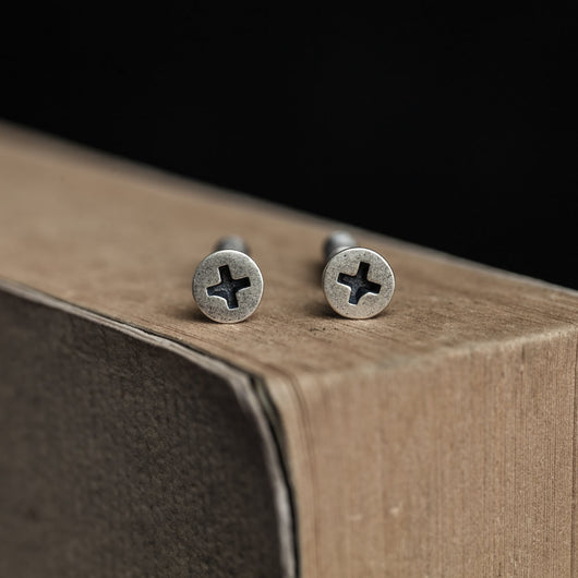 Aretes Punk Hip Hop Plata Tailandesa con Tornillos y Tachuelas - Image 11