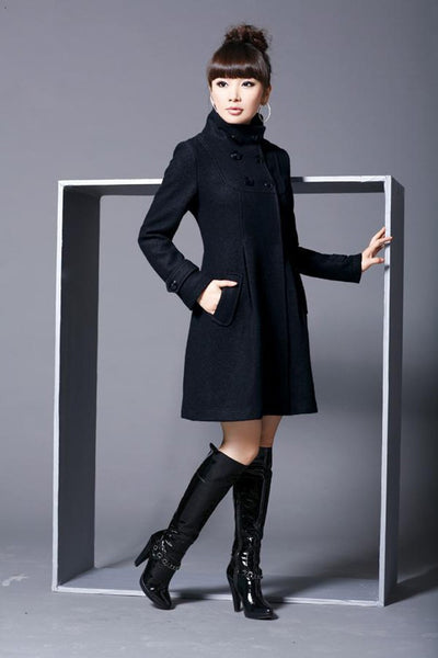 Abrigo Impermeable con Capucha y Cierre Doble - Image 10
