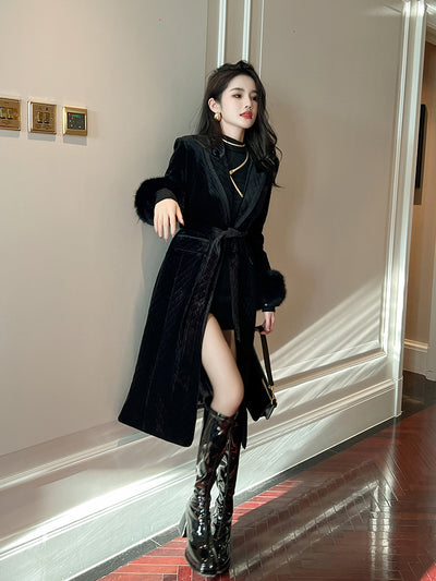 Abrigo Largo de Terciopelo Negro para Mujer - Image 9