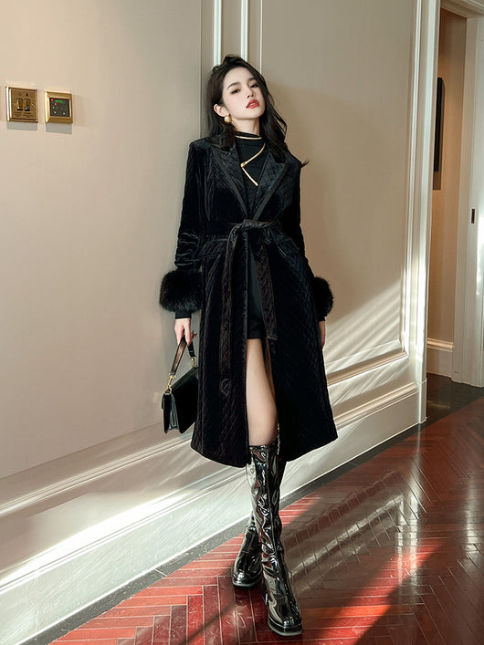 Abrigo Largo de Terciopelo Negro para Mujer - Image 11