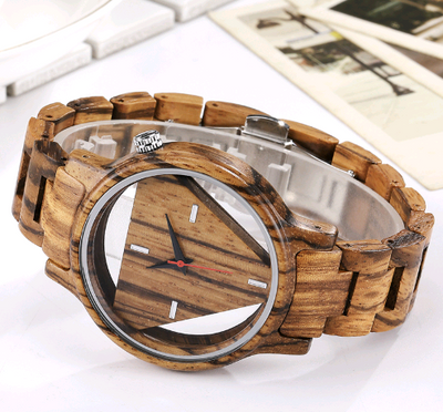 Reloj de Madera con Diseño Hueco Moderno y Elegante - Image 4