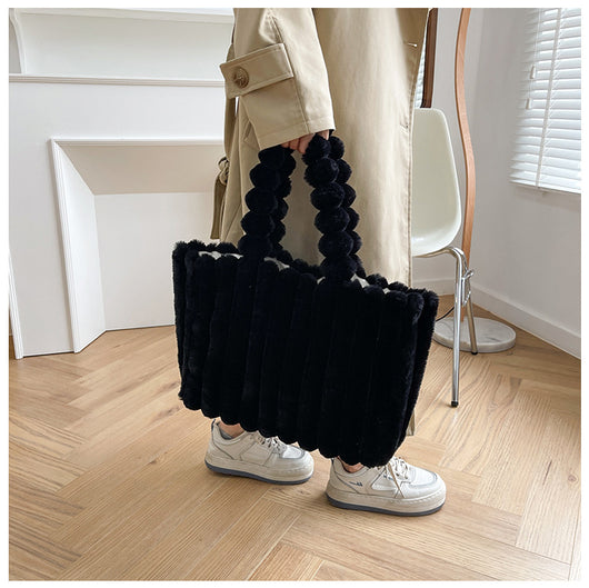 Bolso de Hombro Amplio con Capacidad Grande y Diseño Moderno en Peluche - Image 12