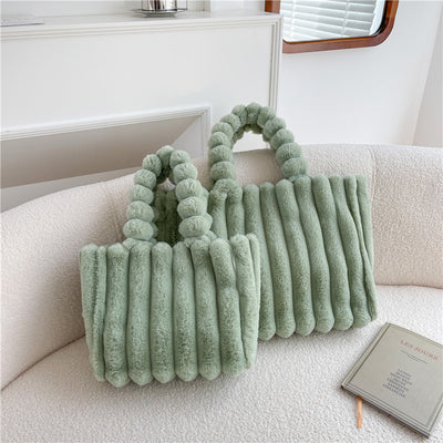 Bolso de Hombro Amplio con Capacidad Grande y Diseño Moderno en Peluche - Image 15