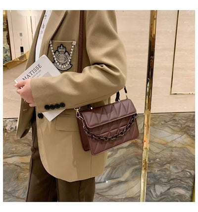 Bolso Mensajero Texturizado de Diseño Minimalista - Image 10