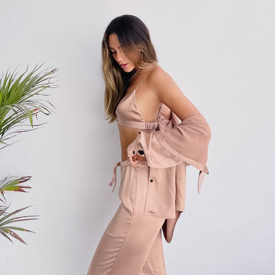 Conjunto de Pijama Satinado de 3 Piezas - Estilo Europeo Elegante - Image 19