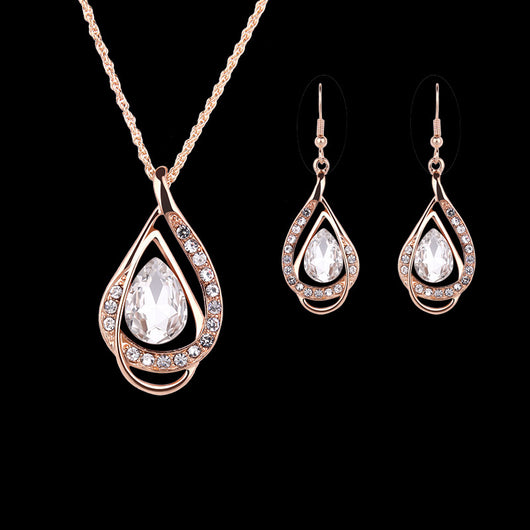Conjunto Retro de Aretes y Collar Vintage - Image 4