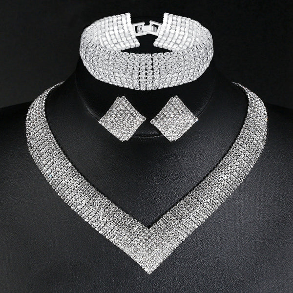Conjunto de Aretes, Collar y Pulsera con Cristales Brillantes