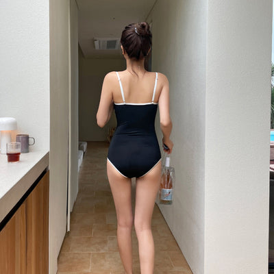 Traje de Baño Enterizo Elegante Escote Profundo y Espalda Descubierta - Image 11