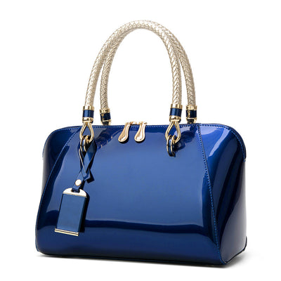 Bolso de Charol Brillante con Asa Diagonal - Diseño Fashion - Image 7