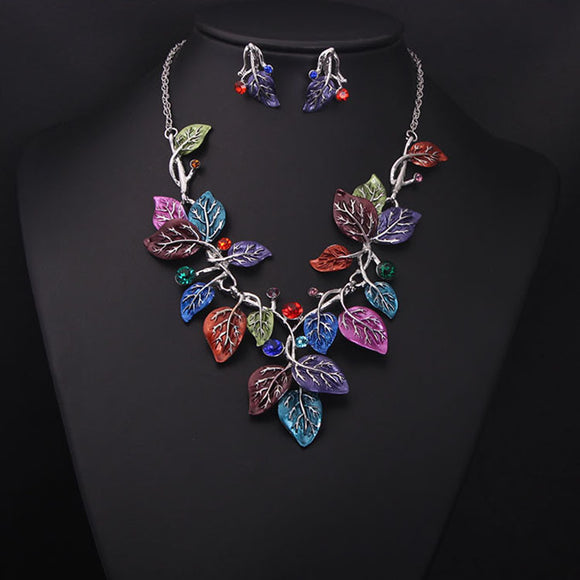 Juego de Joyas Elegantes con Hojas de Color - Collar Corto Escote Ilusión para Novia