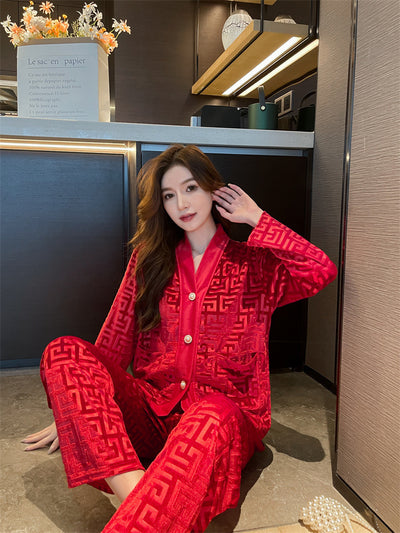 Pijama de Terciopelo Dorado para Mujer - Conjunto Elegante y Cómodo - Image 11