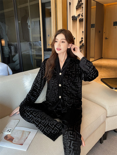 Pijama de Terciopelo Dorado para Mujer - Conjunto Elegante y Cómodo - Image 13