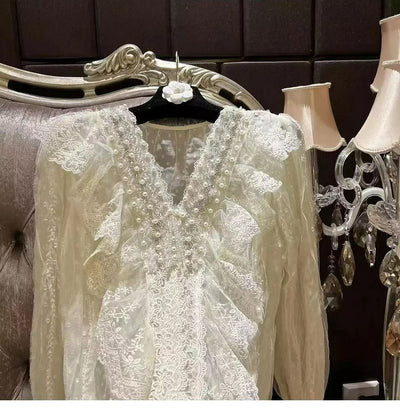 Blusa Artesanal de Encaje Multicapa con Perlas - Colección Primera Historia - Image 15