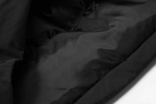 Chaqueta Acolchada con Capucha y Calavera Embosada para Hombre - Image 38