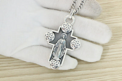 Collar de Plata Esterlina con Colgante Cruz y Flor de Cerezo Vintage Unisex - Image 7
