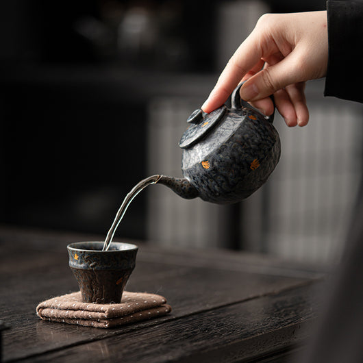 Tetera Retro de Cerámica Vidriada en Bronce para Preparar Té y Agua Caliente - Image 9