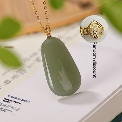 Colgante de Jade Hetian Gris con Incrustaciones de Oro 18K - Image 9
