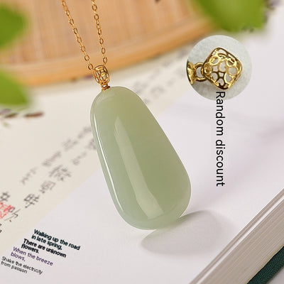 Colgante de Jade Hetian Gris con Incrustaciones de Oro 18K - Image 11