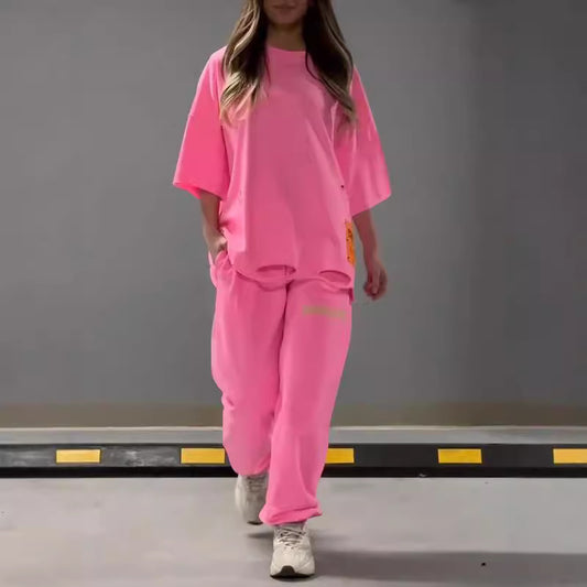 Conjunto de Dos Piezas: Playera Oversized y Pantalón Holgado