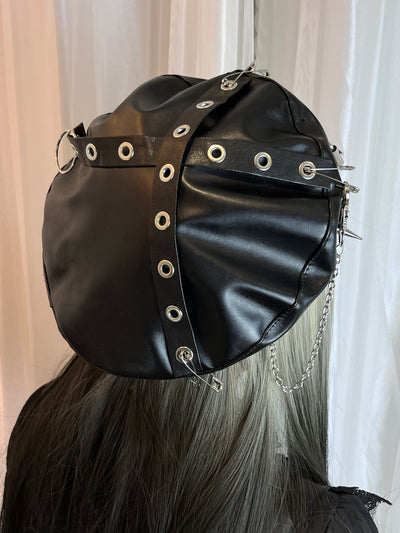 Boina Punk de Cuero PU con Cadenas y Tachuelas - Image 7