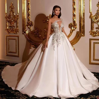Vestido de Novia Retro con Encaje, Cintura Alta y Cola Elegante - Image 13