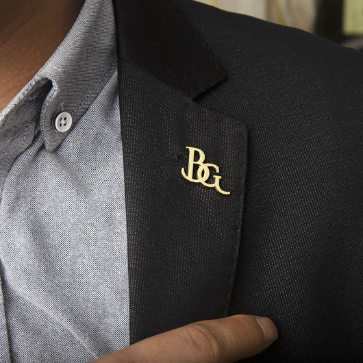 Broche de Solapa Doble Letra para Traje Ejecutivo - Image 11