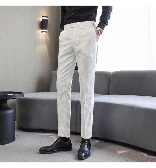 Traje de Tres Piezas Elegante con Detalles Grabados para Bodas - Image 18
