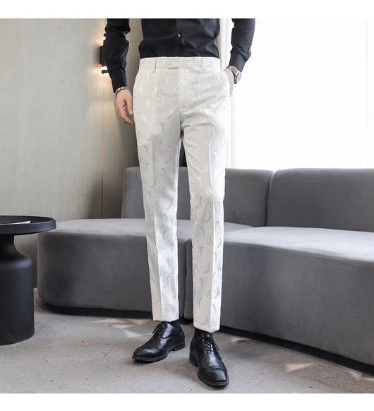 Traje de Tres Piezas Elegante con Detalles Grabados para Bodas - Image 19