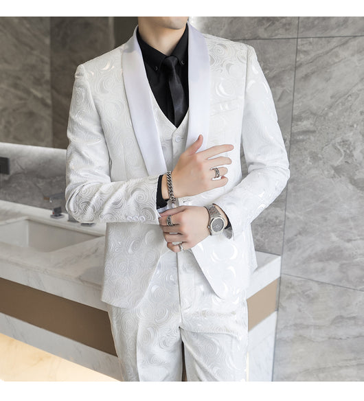 Traje de Tres Piezas Elegante con Detalles Grabados para Bodas - Image 30