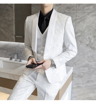 Traje de Tres Piezas Elegante con Detalles Grabados para Bodas - Image 31
