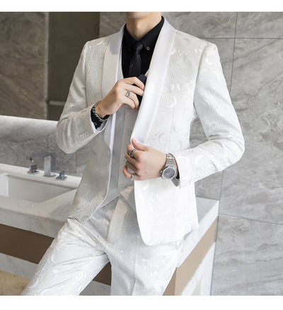 Traje de Tres Piezas Elegante con Detalles Grabados para Bodas - Image 32