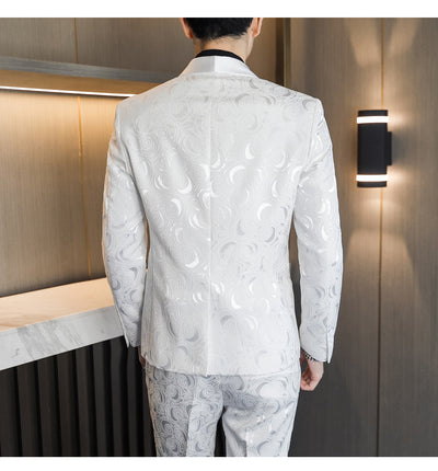 Traje de Tres Piezas Elegante con Detalles Grabados para Bodas - Image 33