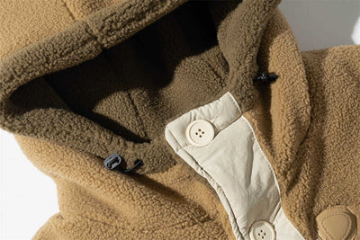 Chaqueta Acolchada con Capucha y Diseño Patchwork de Contraste - Image 26