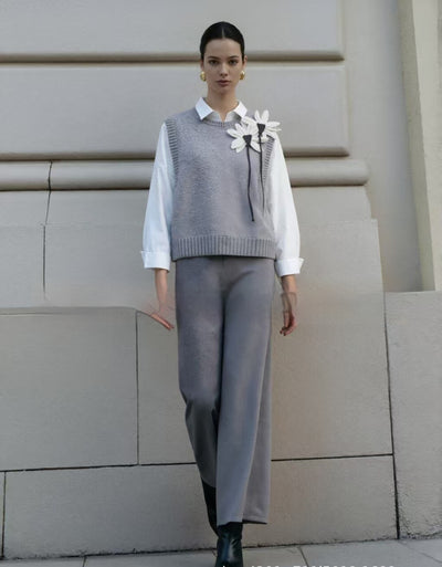 Conjunto de 3 Piezas: Chaleco Tejido con Moño, Camisa y Pantalón Casual - Image 11