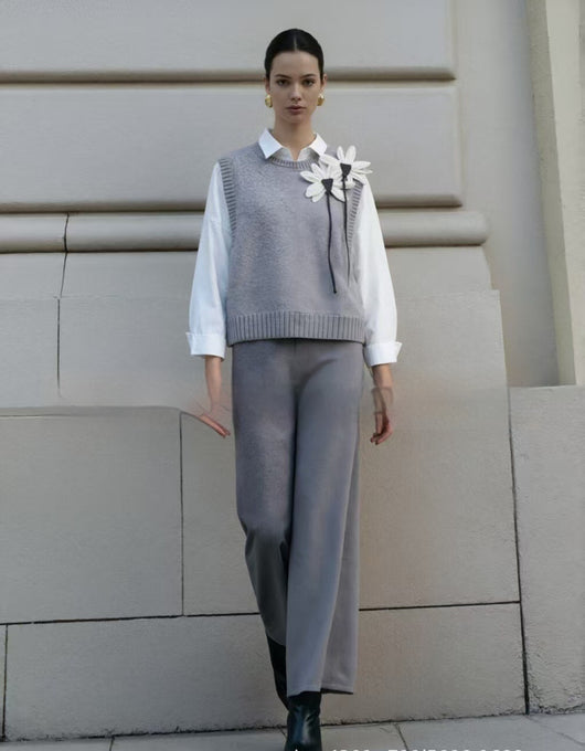 Conjunto de 3 Piezas: Chaleco Tejido con Moño, Camisa y Pantalón Casual - Image 11