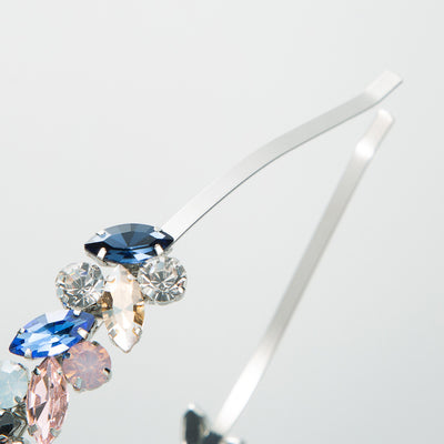 Diadema Retro Francesa con Textura Metálica y Cristales Brillantes - Image 11
