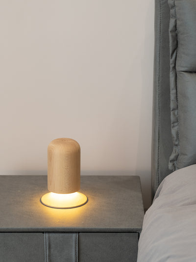 Lámpara de Noche Táctil con Carga Inalámbrica - Diseño Minimalista - Image 8