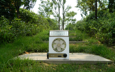 Lámpara Solar Multifunción para Camping con Ventilador Portátil - Image 3