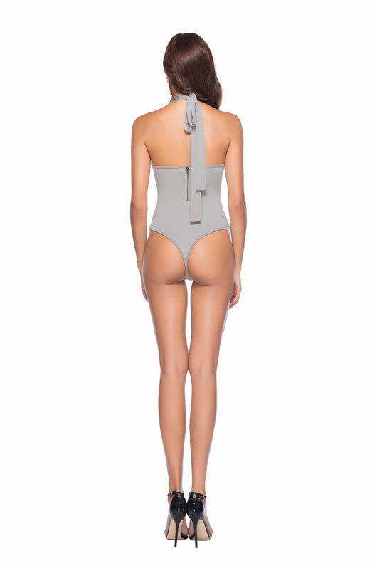 Mono sin espalda con tirantes ajustables y corte irregular - Image 64