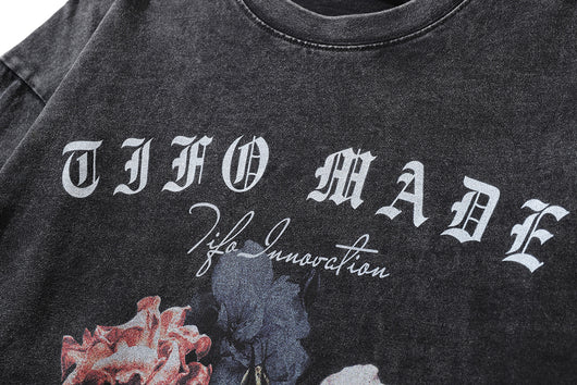 Playera Estampada con Flores de Rosa para Hombre - Image 13