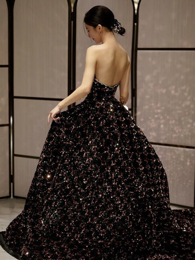 Vestido de Actuación con Lentejuelas y Cola Elegante para Mujer - Image 12