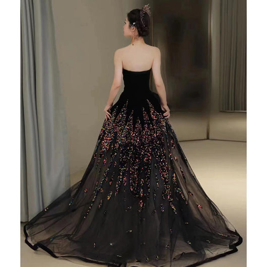 Vestido de Noche Escotado con Elegancia y Temperamento - Image 9
