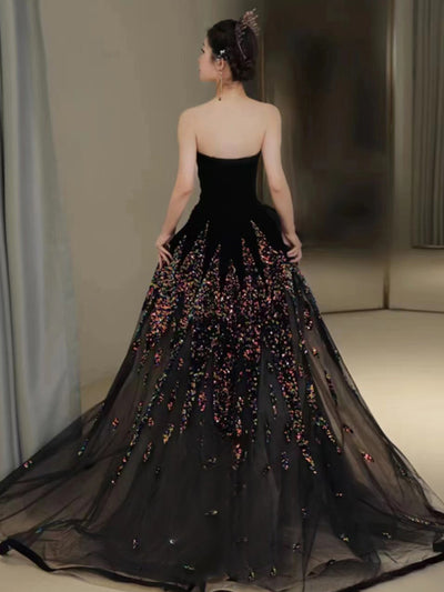 Vestido de Noche Escotado con Elegancia y Temperamento - Image 12