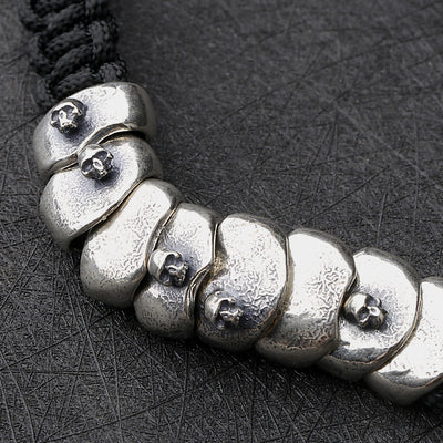 Pulsera Táctica de Paracord Plateado con Diseño Calavera - Image 11