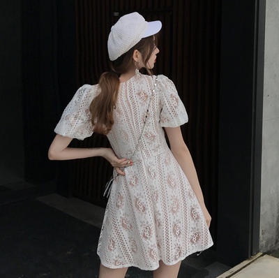 Vestido Retro Vintage de Encaje con Mangas Abullonadas y Cuello en V - Image 3